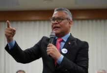 Carlos Peña propone indexar salarios de trabajadores con recursos recibirían los partidos políticos