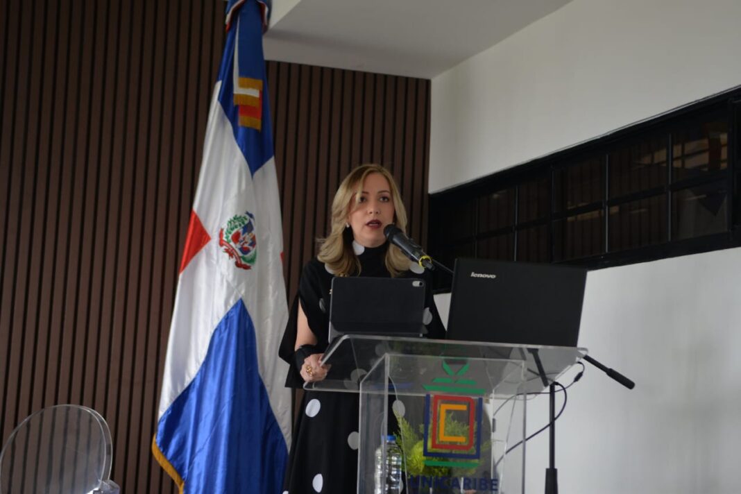María Waleska Álvarez, presidenta de Educa, en las palabras de introducción y motivación