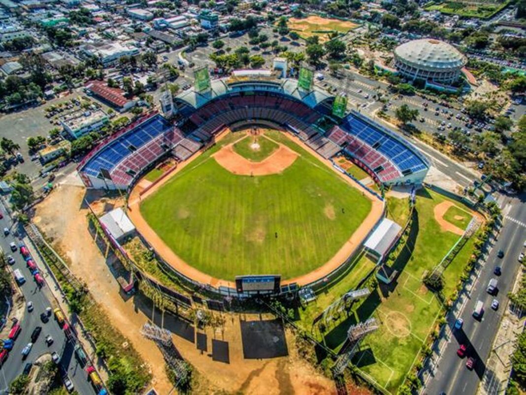 Estadio Quisqueya Juan Marichal (3)
