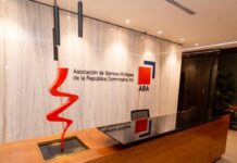 Transformación de la banca impulsa empleos más calificados y salarios superiores al promedio nacional