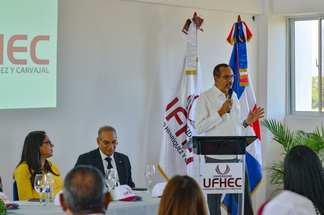 Rector Nacional de UFHEC, Alberto Ramirez