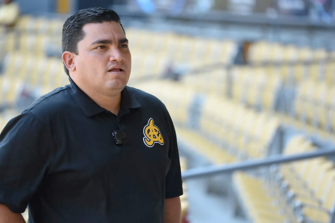 Ángel Ovalles aclara sigue como gerente de las Águilas Cibaeñas
