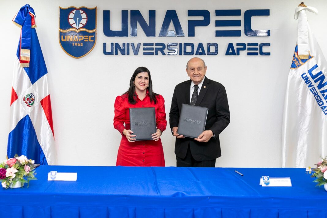 Biviana Riveiro, directora ejecutiva de ProDominicana, Franklin Holguín Haché, rector de UNAPEC