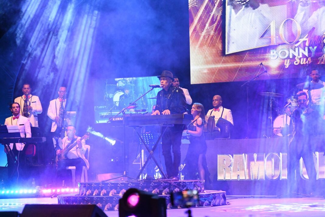 Bonny Cepeda y sus amigos llenan de “saabor” el Gran Teatro del Cibao