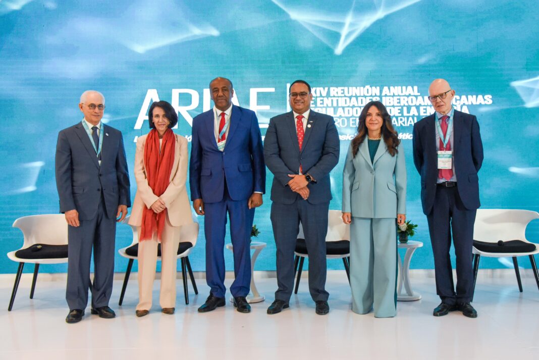 Sergio Grullón, Pilar Sánchez, Antonio Almonte, Andrés Astacio, Aura Caraballo, y Luis Jesús Sanchez de Tembleque