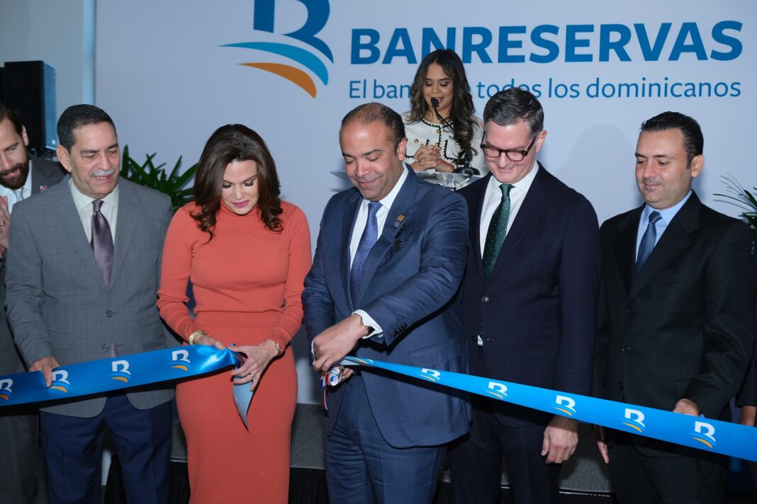 Corte de cinta Banreservas