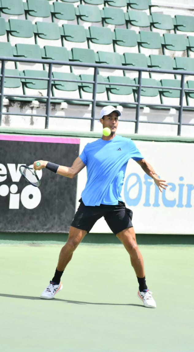 Roberto Cid ganó este martes dos partidos, uno en sencillos y otro en dobles