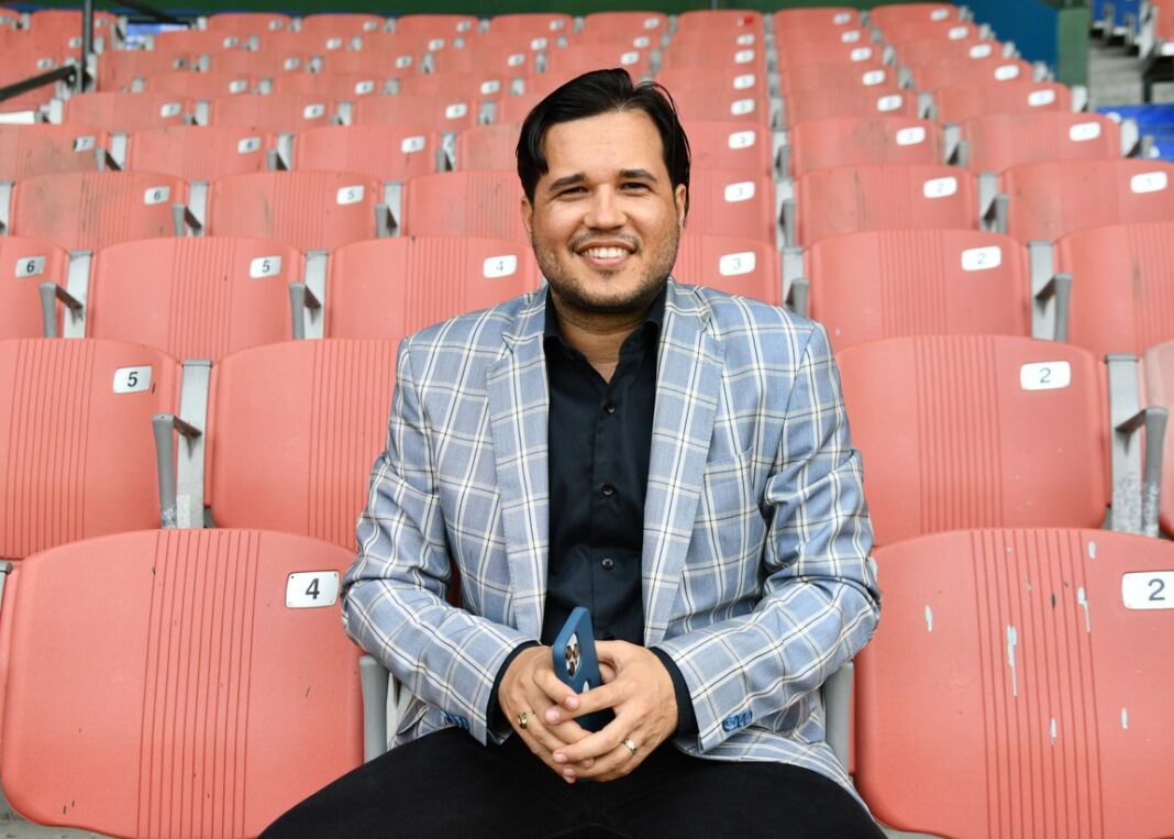 Aish renuncia como miembro de la Comisión electoral de la Federación de Bádminton