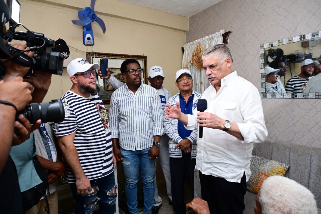 El candidato presidencial perredeísta, Miguel Vargas Maldonado--