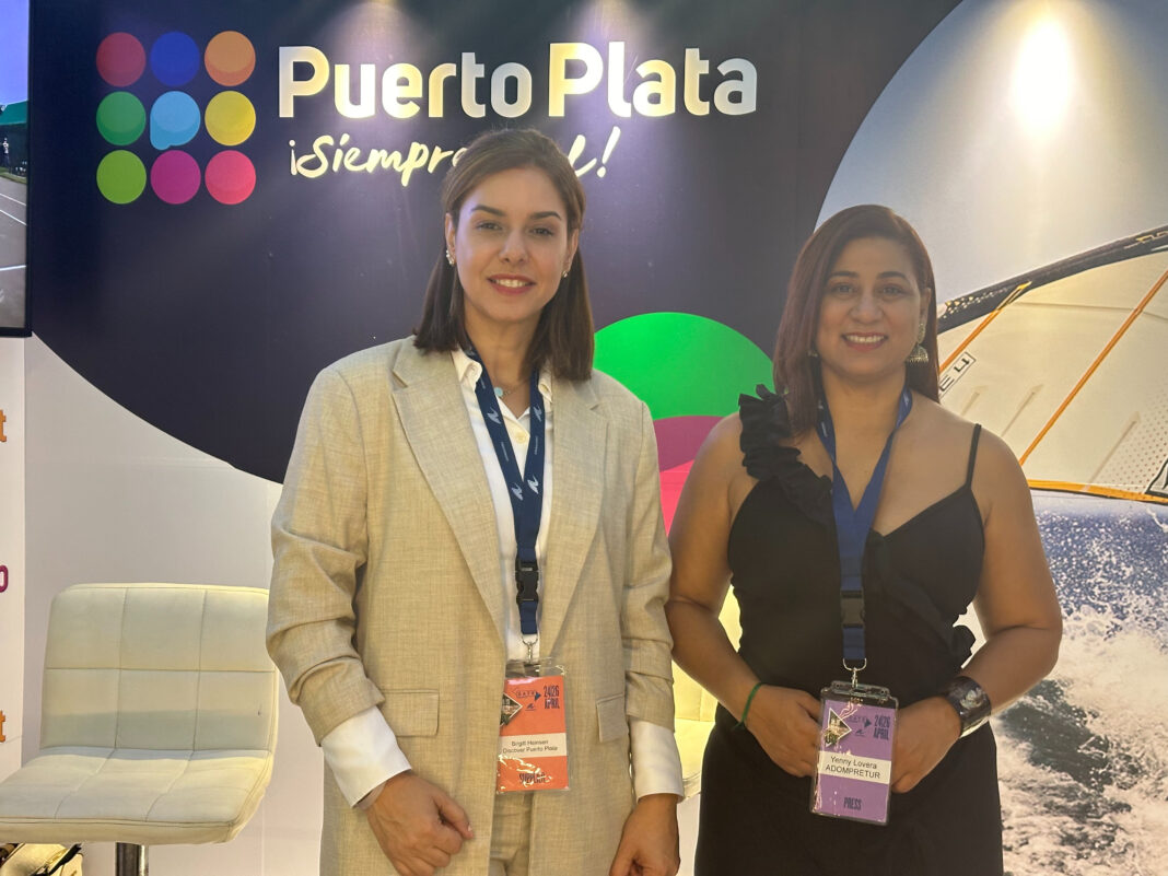 Birgitt Heinsen junto Yenny Lovera