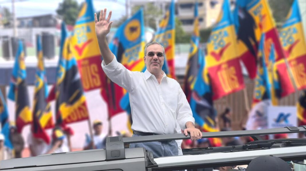 Luis “El Gallo” respalda a presidente Abinader y candidatos a senadores y diputados en cinco provincias del Sur
