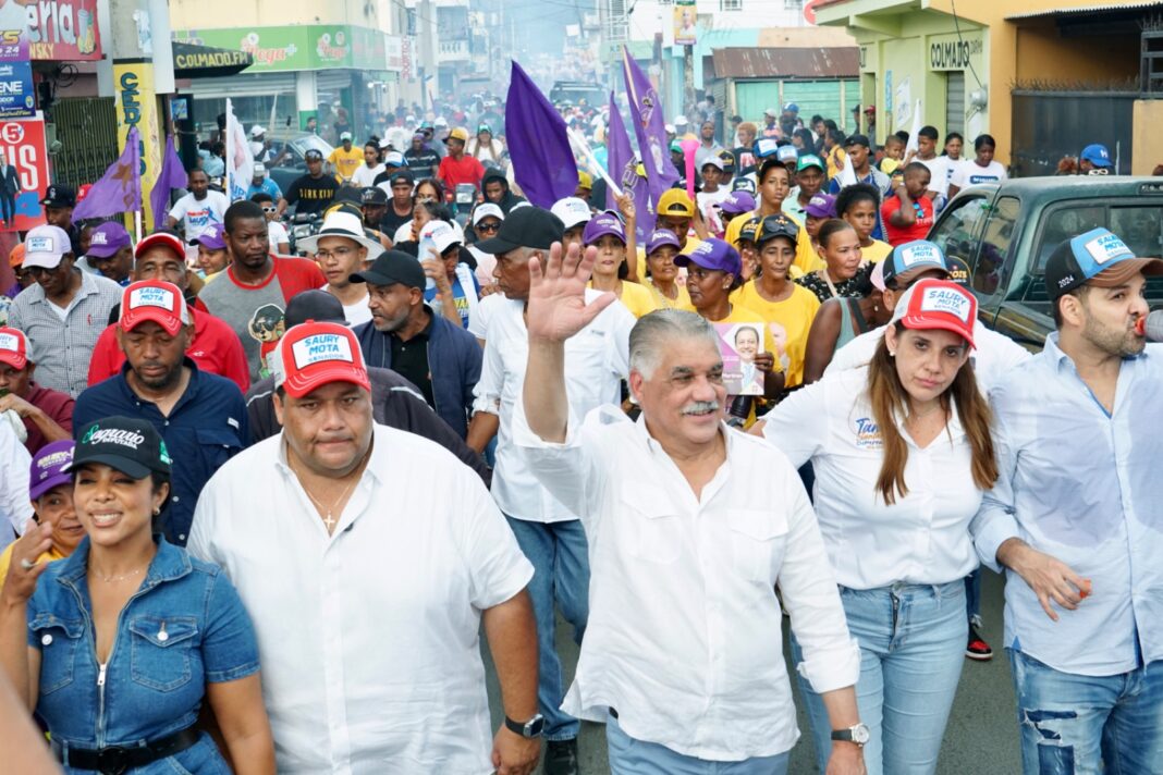 Miguel Vargas convoca a votar y honrar deber ciudadano