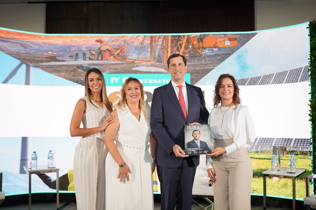 Arianna Rolo, Isabel Figueroa de Rolo, Roberto Herrera e Isabel Cristina Rolo