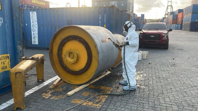 En Puerto Haina arrestan dos hombres e incautan en rolos de maquinaria pesada más de mil libras de marihuana