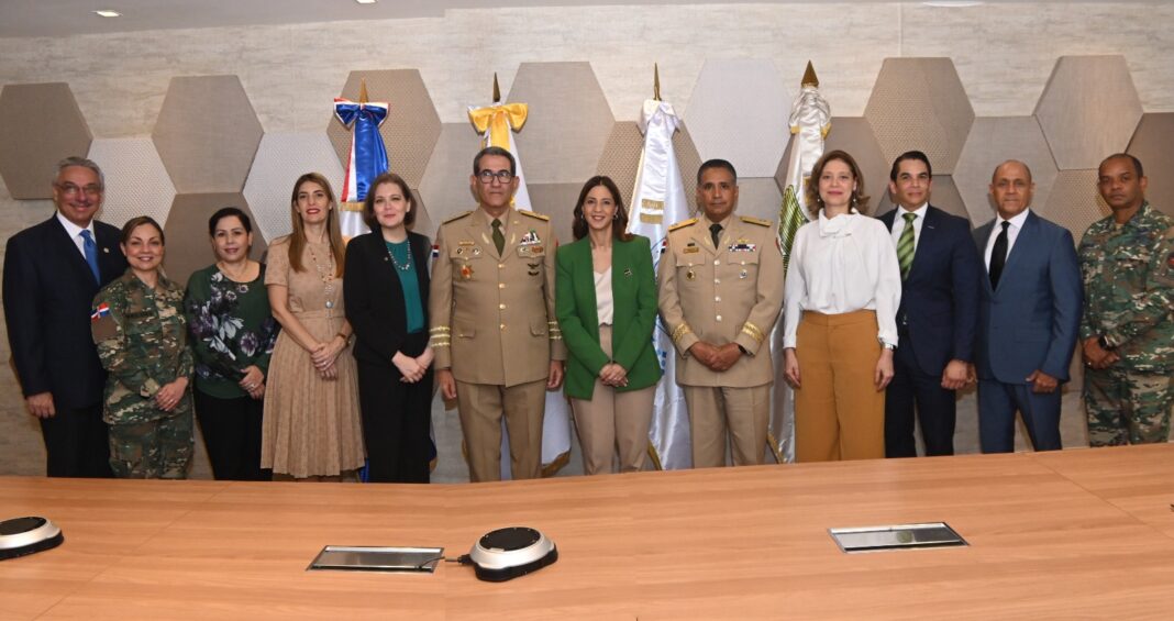 MIDE-UNADE Y UNIBE firman acuerdo de cooperación interinstitucional para facilidades educativas a miembros FF.AA