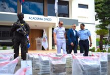 En operación conjuntas organismos incautaron cargamento de 1,000 paquetes presumiblemente cocaína