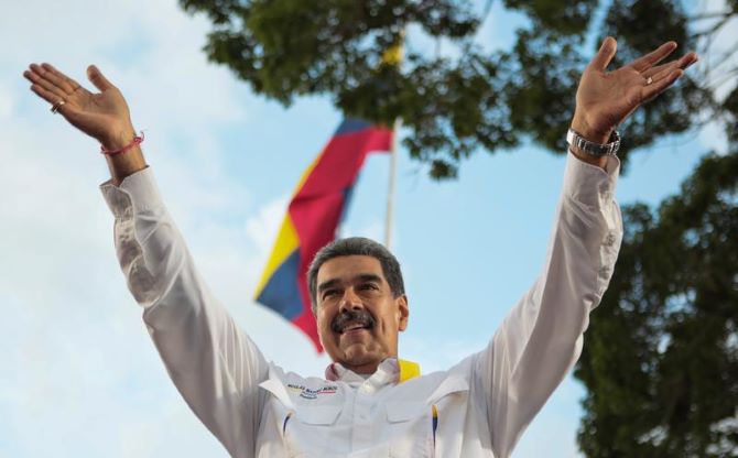Fuerzas policiales venezolanas incautan en Caracas arsenal de armas de guerra y municiones