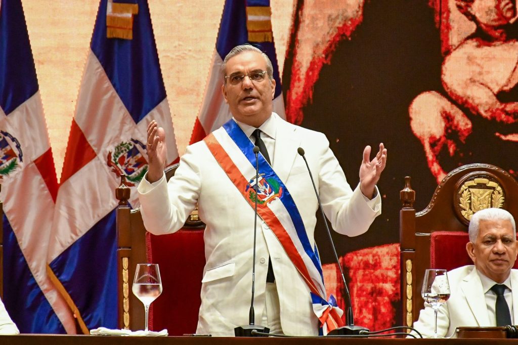 Luis “El Gallo” acusa oposición propiciar desordenes en los barrios