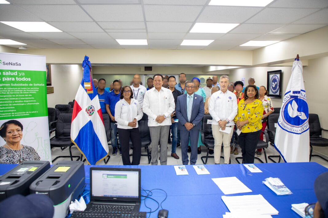 -Aseguran salud de personas drogodependientes; Realizan entrega de seguros de salud