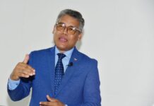 Carlos Peña saluda que reforma constitucional coincida con su propuesta de gobierno