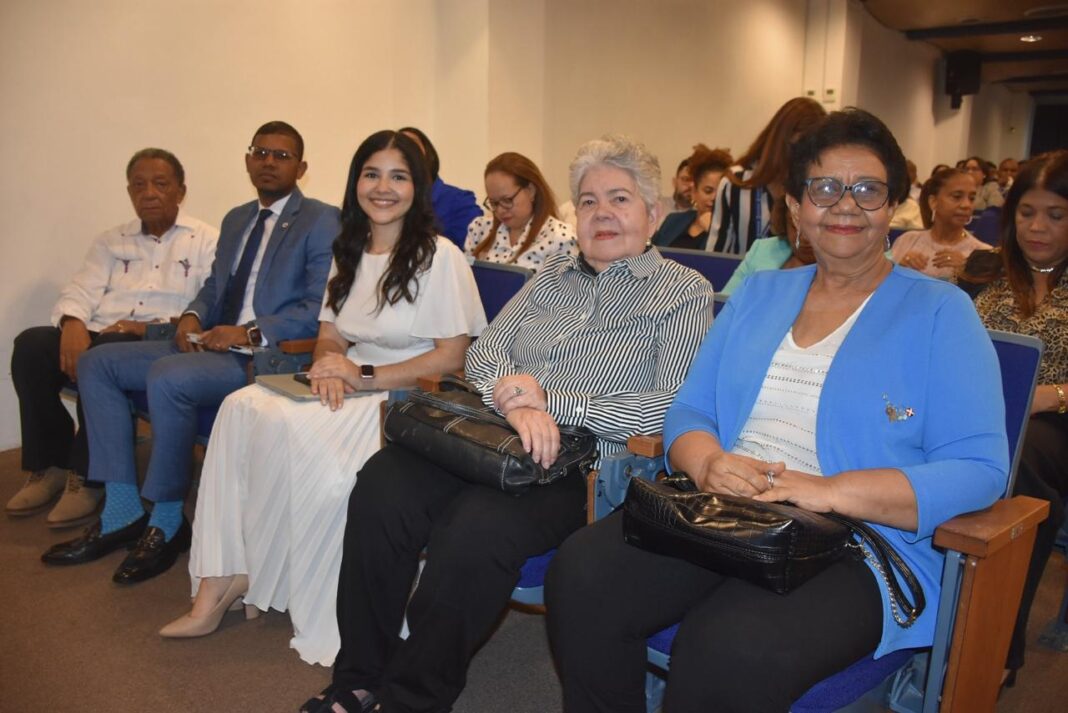 MESCyT imparte taller sobre procesos de exequátur a directores de registros de universidades del país