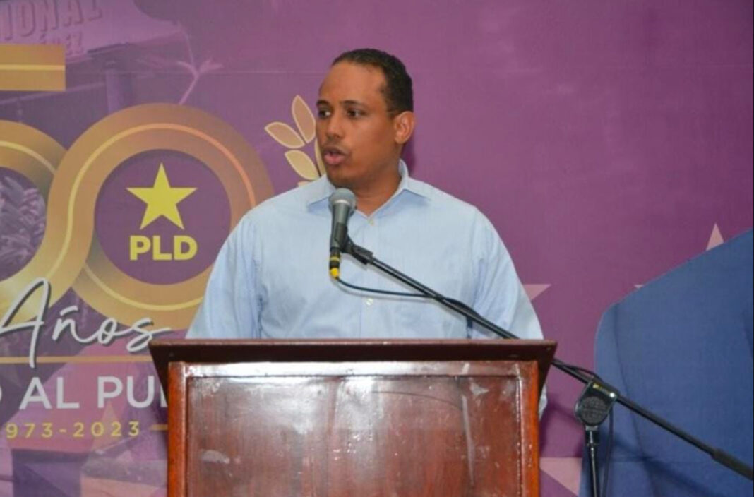 Francis Cuevas Miembro del Comité Central