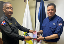 SICPA Dominicana capacita miembros del CECCOM sobre métodos para identificar productos ilícitos