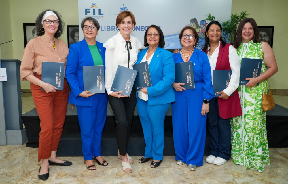 Principal. Autoridades del ISFODOSU durante acto de lanzamiento del Modelo Educativo