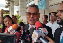 Carlos Peña advierte al gobierno no a aumentar precio de combustibles en 2025