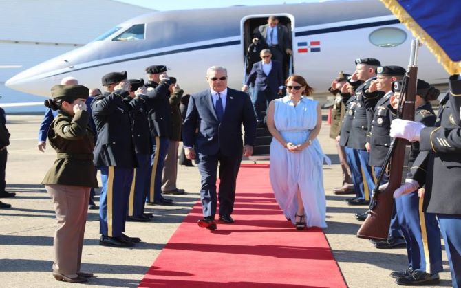 Luis-Abinader Presidente dominicano en Puerto Rico para juramentación gobernadora