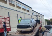 ADN recupera espacios públicos en Villa Juana y Ensanche La Fe; clausura taller, retira chatarras y compresores