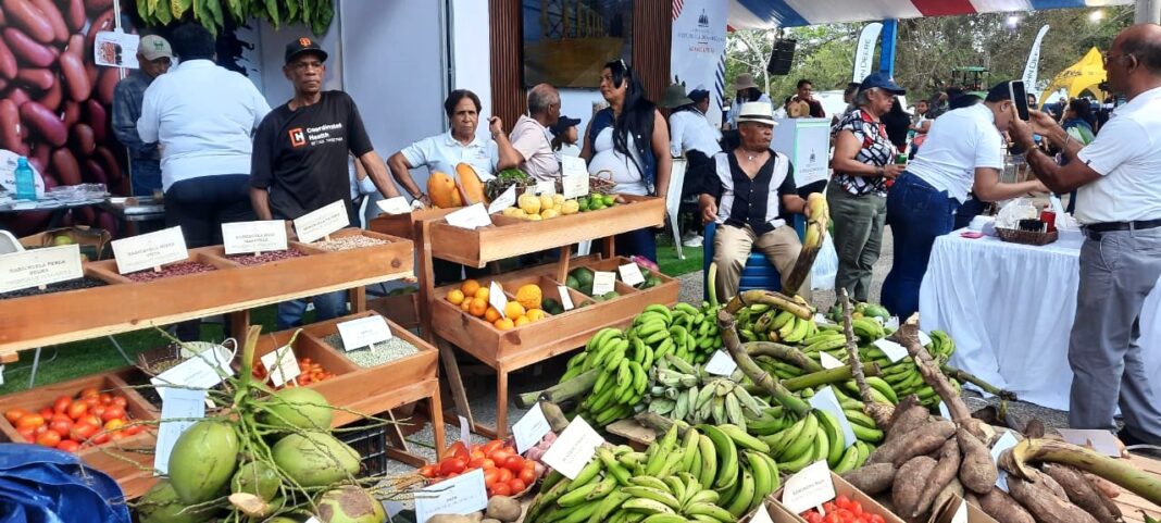 Concluye Agropesur, destaca logros del gobierno en el campo