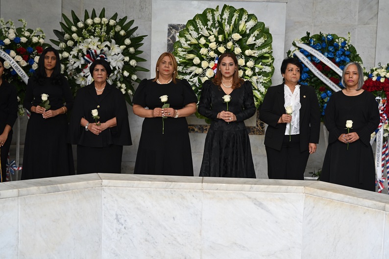 Ministra de la Mujer y viceministras