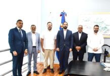 MLB y el Comisionado de Béisbol visitan ministro de Medio Ambiente