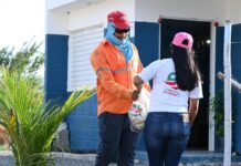 Comedores Económicos del Estado (CEED) realiza amplio operativo de entrega de kits de raciones crudas en Azua y Barahona