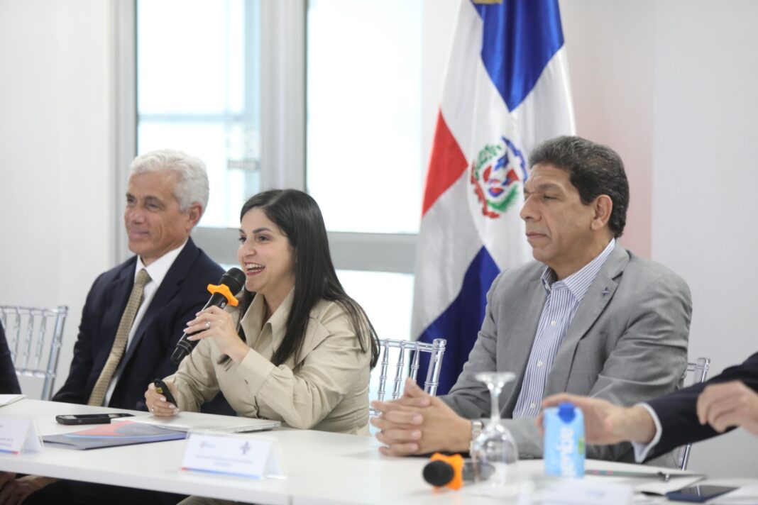 Encuentro con líderes empresariales