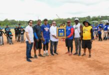 El comité organizador del evento destaca los aportes del expelotero para que el béisbol se practique de manera consistente en la barriada