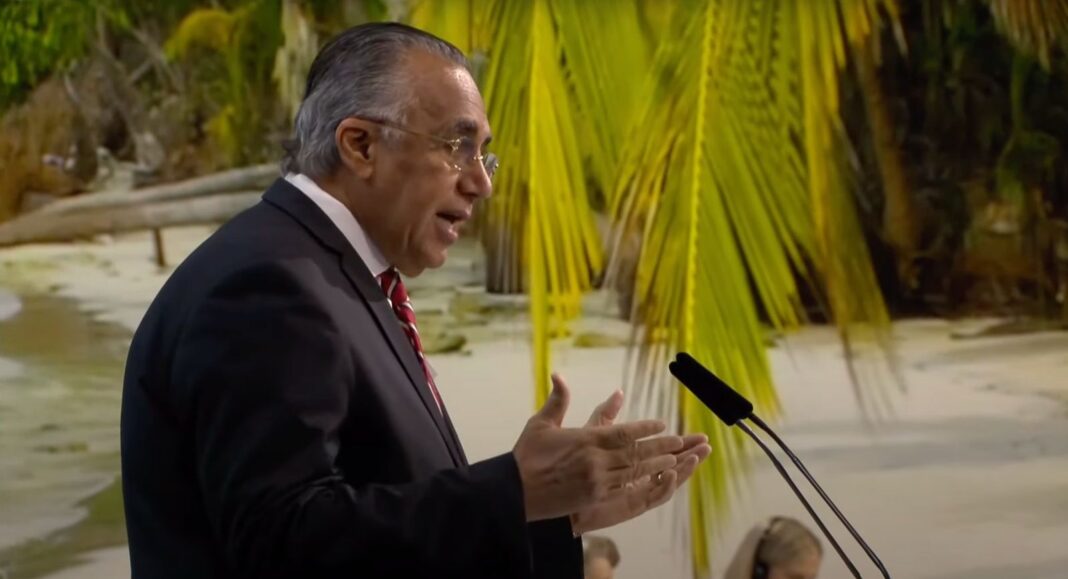 Luis Mejía Oviedo, miembro de este Comité Olímpico Internacional