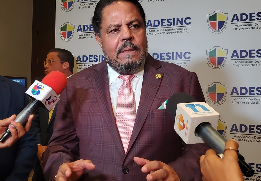 Presidente Adesinc, mayor general retirado Freddy González Estrada