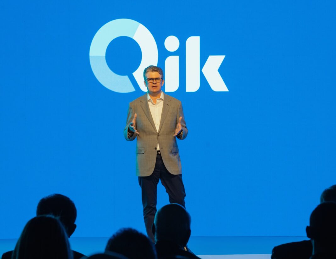 Señor Arturo M. Grullón, vicepresidente ejecutivo y gerente general de Qik Banco Digital