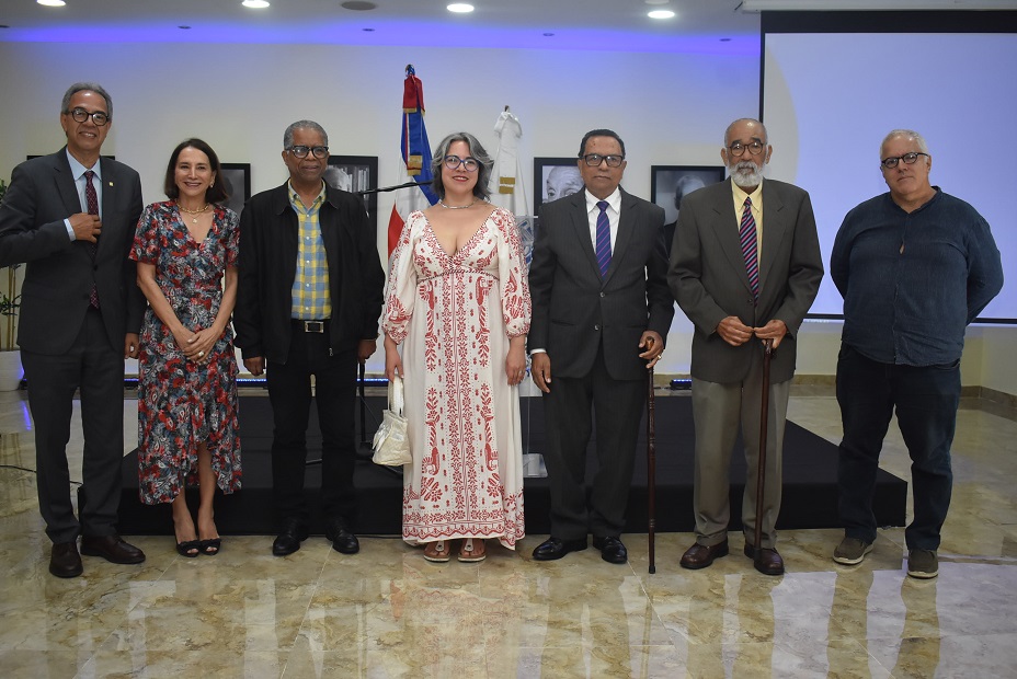 Ensayista José Mármol destaca batallas libran grupos sociales por su identidad en la posmodernidad