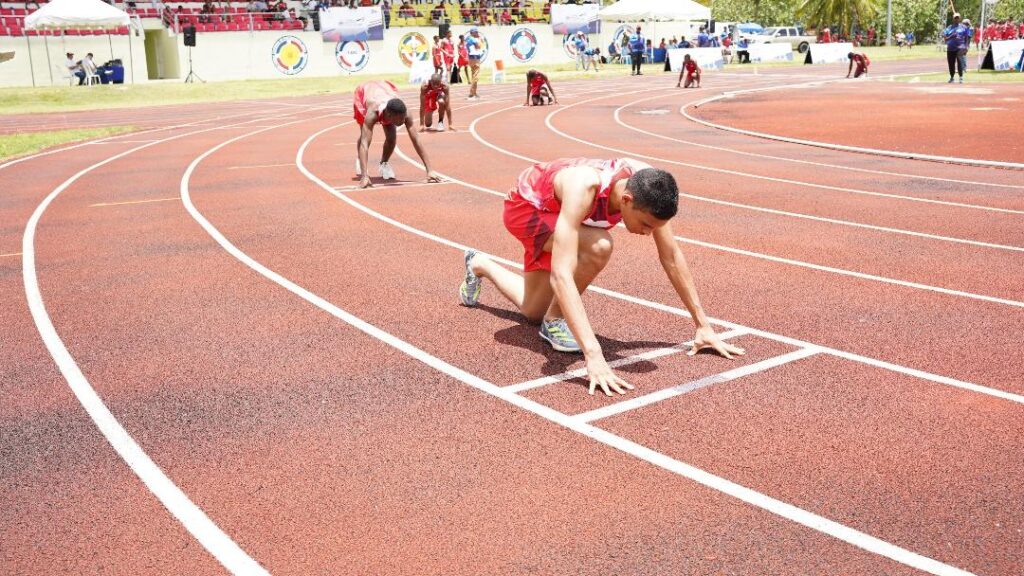 La imagen actual no tiene texto alternativo. El nombre del archivo es: Estudiantes-se-preparan-para-tomar-la-largada-en-una-de-las-carreras-de-velocidad-de-la-primera-etapa-del-Torneo-Nacional-de-Atletismo-Escolar-disputado-en-San-Isidro-Santo-Domingo-Este.jpeg