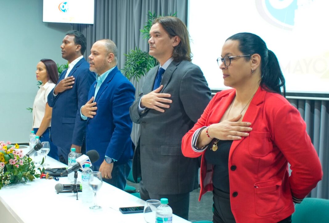 Mery Luz Infante, José Gabriel Valerio, Edwin Rodríguez, Faunly Garrido y Laura Garrido