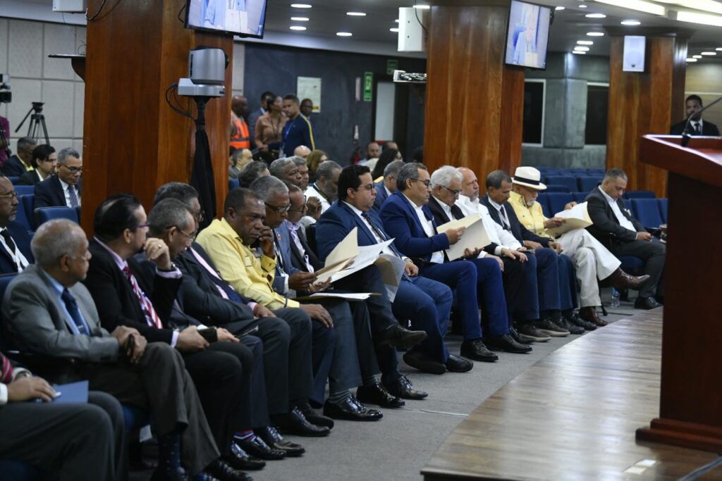 La imagen actual no tiene texto alternativo. El nombre del archivo es: Grupo-Pinero-reafirma-su-compromiso-con-la-eliminacion-de-plasticos-en-el-Dia-Mundial-del-Medio-Ambiente-3.jpeg
