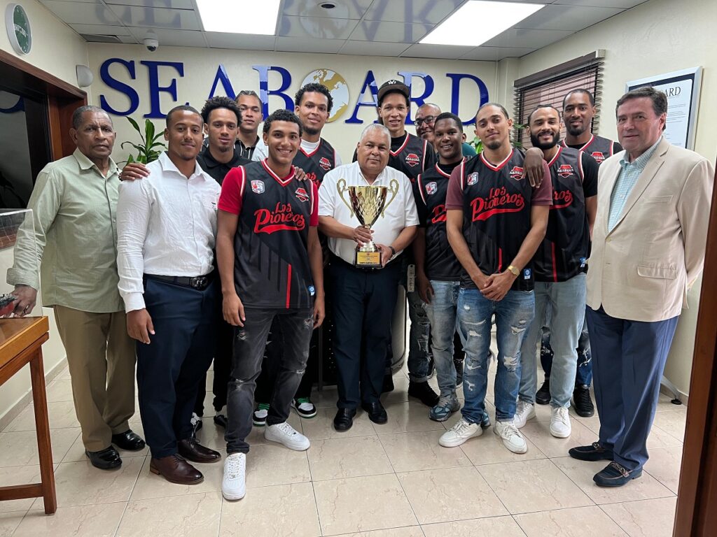 La imagen actual no tiene texto alternativo. El nombre del archivo es: Los-Pioneros-campeon-del-Torneo-de-Segunda-Division-de-Abadina-visita-empresa-Seaboard.jpeg