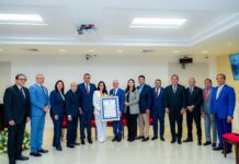 Senado reconoce actriz y presentadora Celinés Toribio por sus 30 años de trayectoria