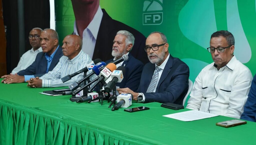 La imagen actual no tiene texto alternativo. El nombre del archivo es: Crisis-del-arroz-FP-acusa-al-Gobierno-del-PRM-inundar-el-mercado-con-importaciones-ilegales.jpg