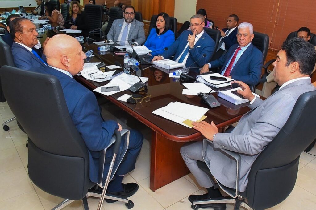 La imagen actual no tiene texto alternativo. El nombre del archivo es: El-Senado-aprobo-en-segunda-lectura-el-proyecto-que-crea-la-Corte-de-Apelacion-en-la-provincia-Valverde.jpg