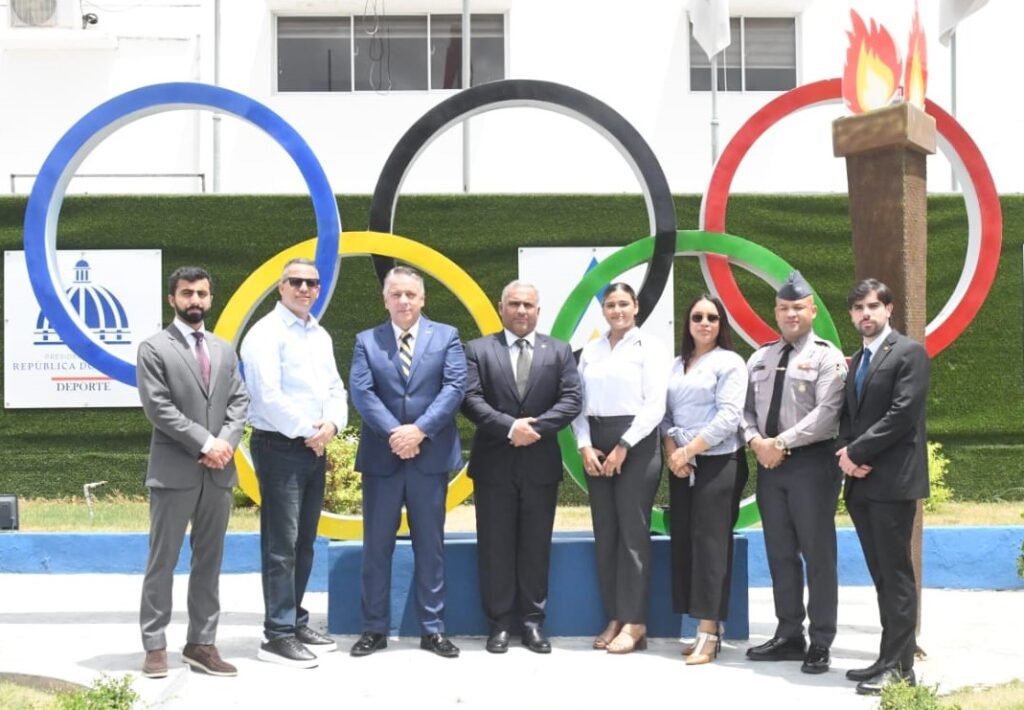 La imagen actual no tiene texto alternativo. El nombre del archivo es: Abdullah-Al-Hashmi-Jose-Luis-Bautista-Gonzalo-Londono-Mohamed-Al-Dhaheri-Gissell-Castillo-Yerliza-Tatis-Catano-Martinez-y-Juan-Londono.jpg