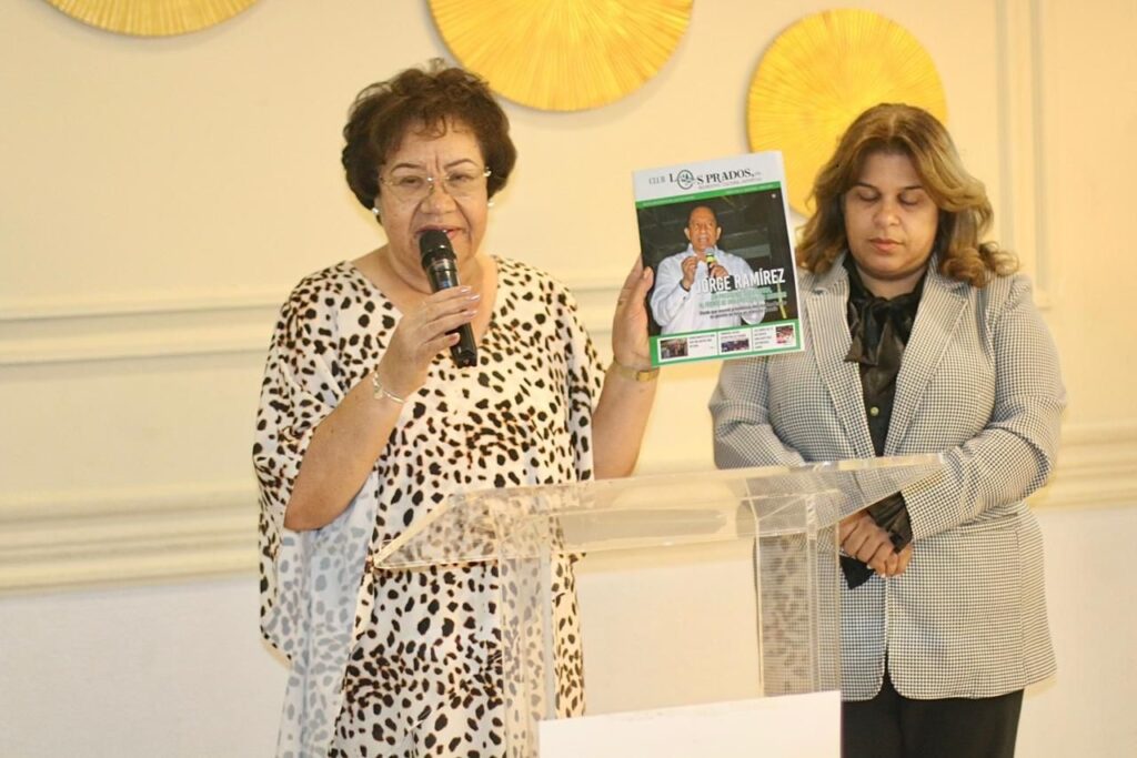 La imagen actual no tiene texto alternativo. El nombre del archivo es: Club-Los-Prados-presenta-revista-semestral-y-reinas-de-bellezas.jpg